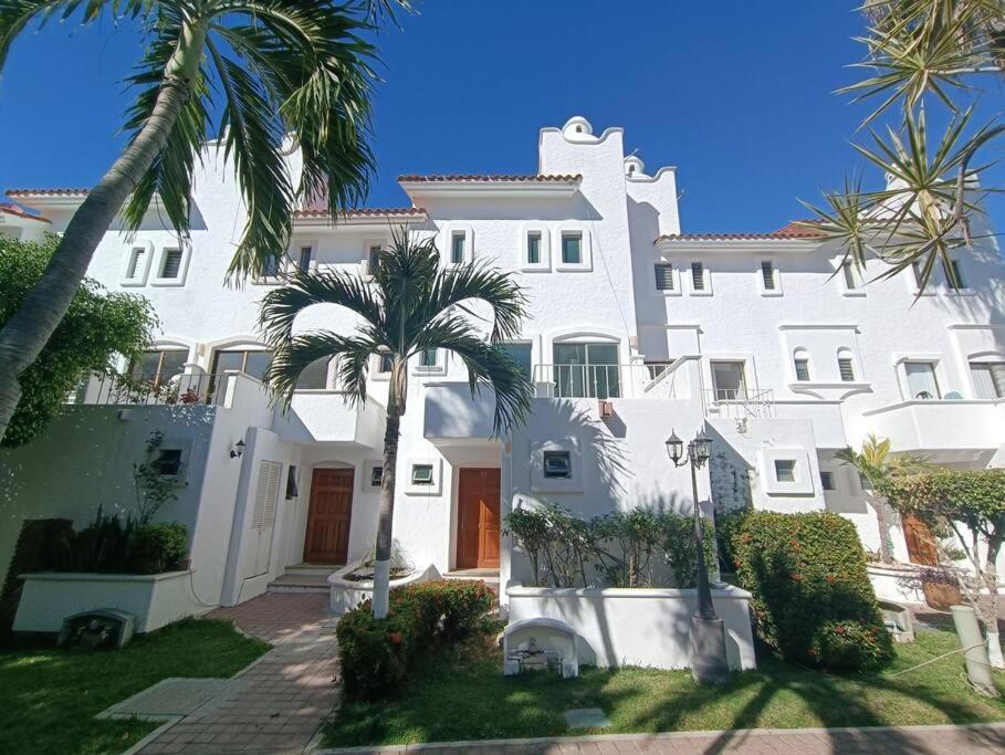 דירות מזטלן Casa Marina Maza Vista Al Mar 12 Personas מראה חיצוני תמונה